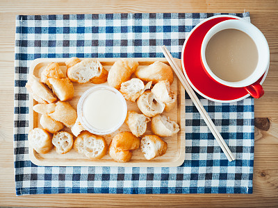 和甜炼乳。图片下载