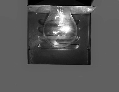 燃烧的电灯图片下载