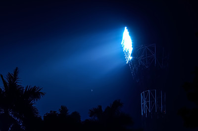 体育场照明灯图片下载