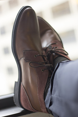 漂亮的礼服鞋和风景图片下载