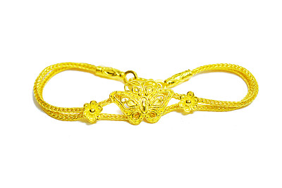 金手镯孤立在白色图片下载