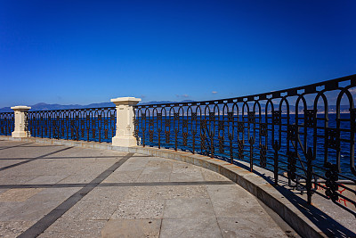 雷焦卡拉布里亚的铸铁栏杆图片下载
