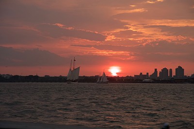 纽约港的日落图片下载