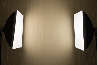 摄影照明-两个工作室灯与软盒子图片下载