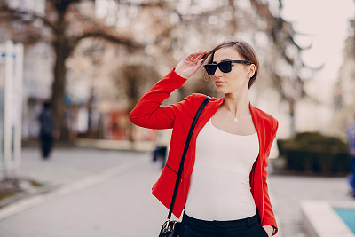 美妙的小女孩图片下载