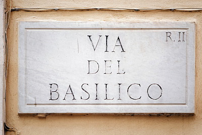 在罗马的巴西利科街墙上的标志图片下载