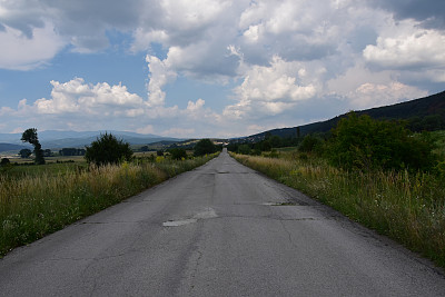 古老的乡间小路图片下载