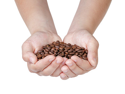 少女双手捧着咖啡豆图片下载