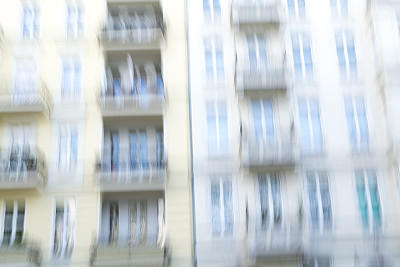 动态模糊的建筑外立面背景照片图片下载