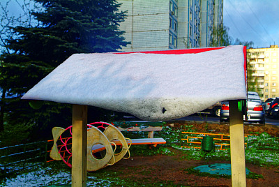 莫斯科沙箱屋顶上的雪图片下载