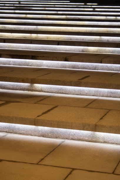 照亮楼梯图片下载