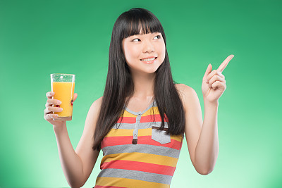 亚洲女人和果汁图片下载