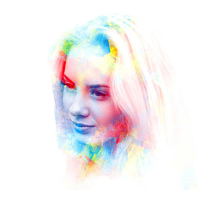 一个年轻美丽的女孩的双重曝光。画的女性脸的画像。多色图片孤立在白色背景。女性悲哀的样子。抽象的女人的脸。水彩插图。图片下载