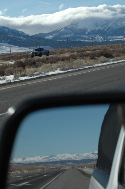 侧视镜开放道路图片下载