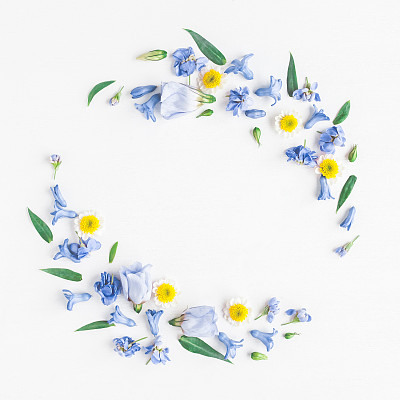 蓝黄色花朵花环素材图片