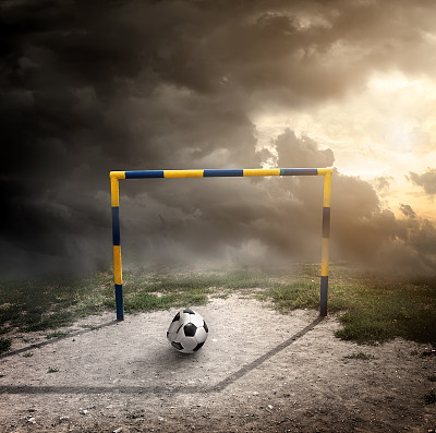 球场上的球图片下载