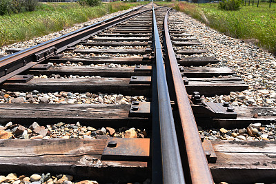 旧铁轨图片下载