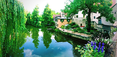 威布林根镇和雷姆斯河图片下载