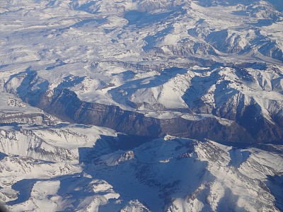 从空中俯瞰洛斯安第斯山脉图片下载