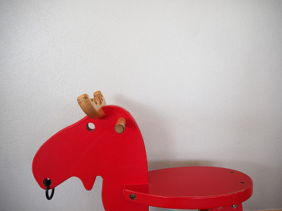 红色摇摆木马图片下载