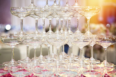 香槟酒杯庆祝图片下载