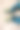 穿着牛仔裤和运动鞋的时髦旅行者图片下载