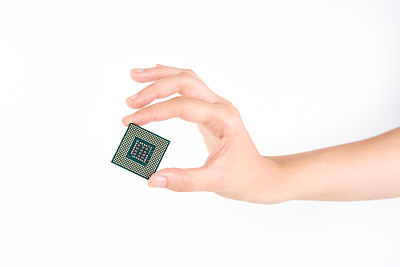手持小型强大的计算机处理器图片下载