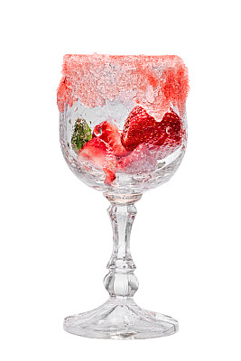 配草莓泥，草莓和鲜奶油的甜点图片下载