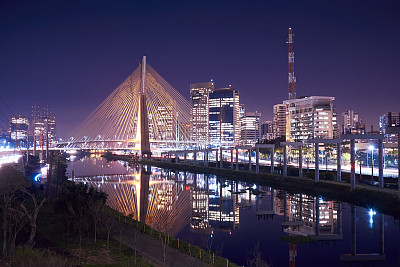 巴西圣保罗的斜拉桥。素材图片