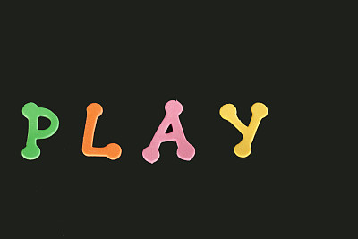 文字游戏，多色字母图片下载