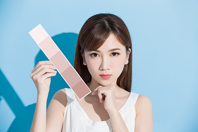 女人以肤色为尺度素材图片