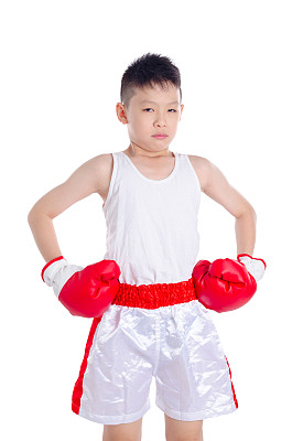 年轻的拳击手在白色的背景图片下载