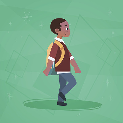 非洲裔美国小男孩走路学校小男孩小学素材图片