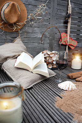 海洋时代的静物书图片下载