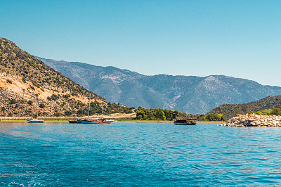 海洋和山脉图片下载