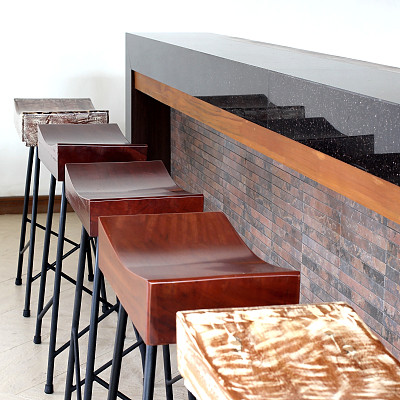 吧台前的凳子图片下载