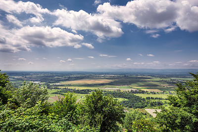 格鲁吉亚Kvareli湖图片下载