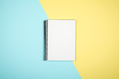 在彩色背景上写下想法和灵感图片下载