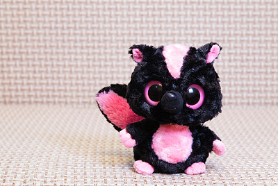 松鼠毛绒玩具图片下载