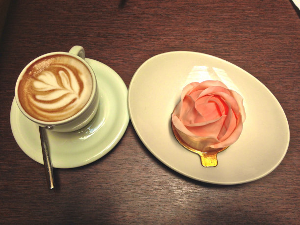 玫瑰卡布奇诺图片下载