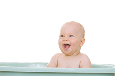 男孩洗澡图片下载