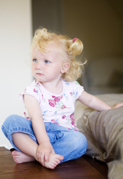 在家看电视图片下载