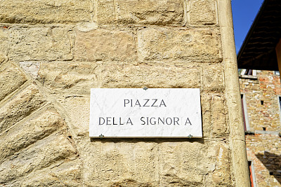 佛罗伦萨墙上的贵族广场街的标志图片下载