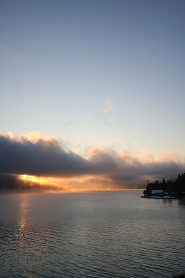 早晨的雾图片下载