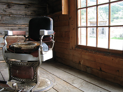 老理发师的椅子上图片下载