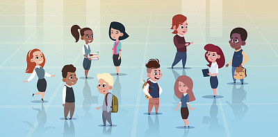 一群混合种族学校的孩子，快乐的微笑的小学生多样化素材图片