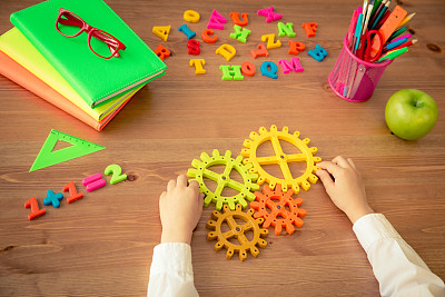 回到学校图片下载