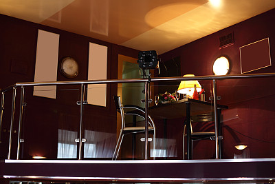 色彩鲜艳的欧洲餐厅图片下载