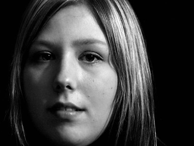 休闲女士-黑色和白色图片下载