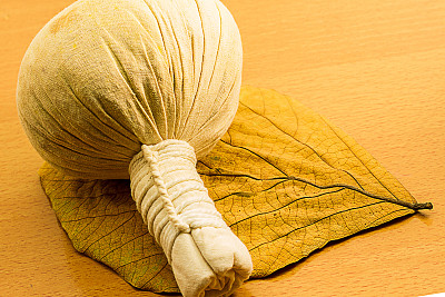 温泉浴按摩敷球、中药敷球、泰国白图片下载